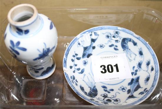 Chinese blue and white miniature vase and a saucer, Kangxi period(-)